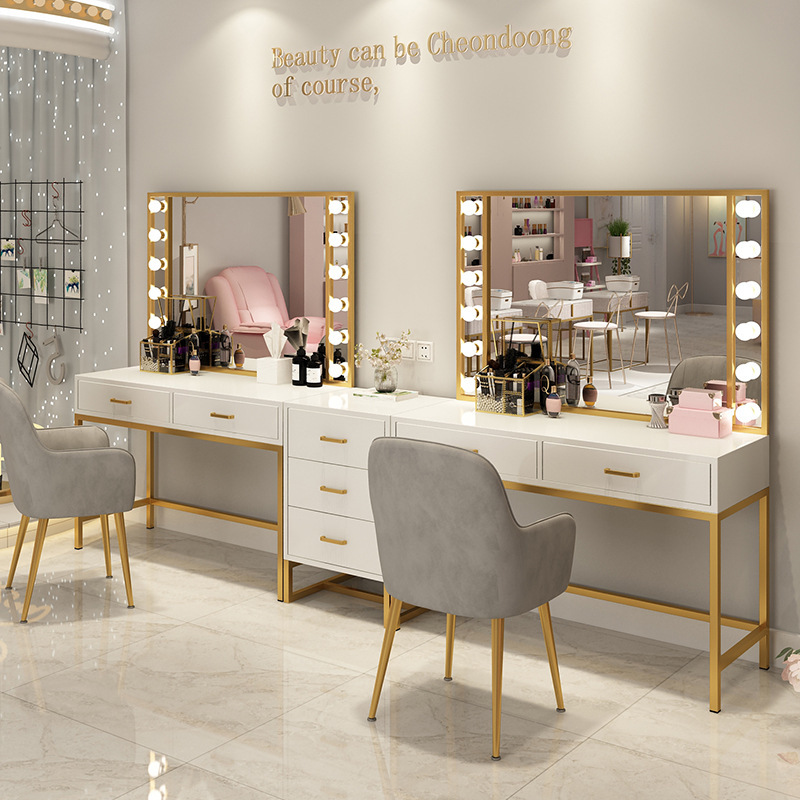 Makeup table Photo studio Make - Beauty And Makeup Studio reseña y precio