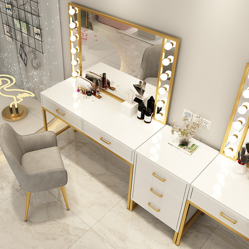 Makeup table Photo studio Make - Beauty And Makeup Studio reseña y precio