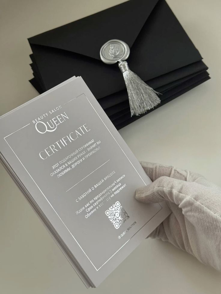 Custom Elegant Gift cards with - Beauty And Makeup Studio reseña y precio