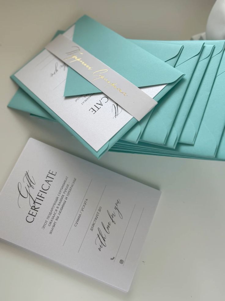 Custom Elegant Gift cards with - Beauty And Makeup Studio reseña y precio